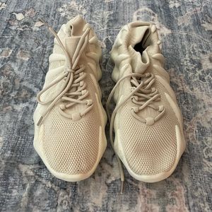 Yeezy 450 “beige” never worn